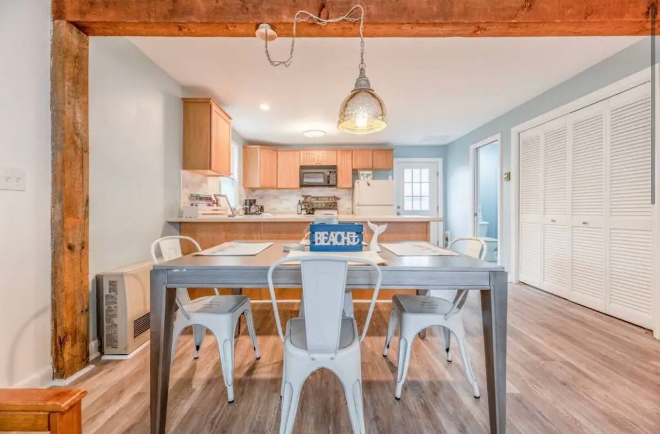 https://daysawayrentals.com/wp-content/uploads/2024/09/allUsers_ownerProfiles_4YngKOEOSYcOB580jZXTA4z7sZj1_profile_properties_-O3ncnDukxxpnxutIyoT_units_1_unitDetails_photos_-O50NNUzdazaAeCKTzkS_IMG_3415.jpeg
