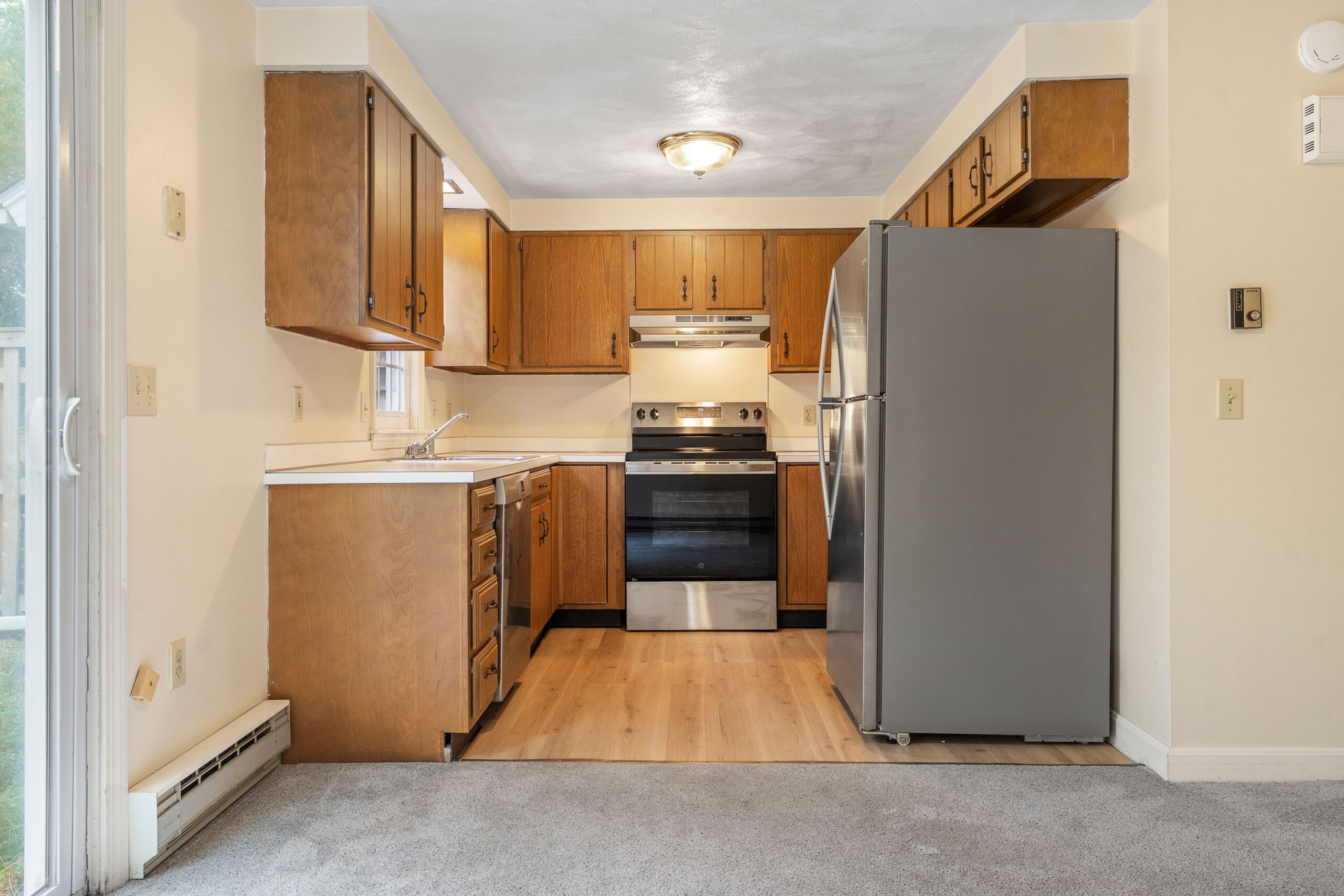 allUsers_ownerProfiles_4YngKOEOSYcOB580jZXTA4z7sZj1_profile_properties_-OZnAfODu8xhehu5beAo_units_47ColonialVillage_unitDetails_photos_-OcDcZ5pIuDDwrrSi0WZ_18-47 Colonial Village, Falmouth, ME -TP https://daysawayrentals.com/wp-content/uploads/2025/11/allUsers_ownerProfiles_4YngKOEOSYcOB580jZXTA4z7sZj1_profile_properties_-OZnAfODu8xhehu5beAo_units_47ColonialVillage_unitDetails_photos_-OcDcZ5pIuDDwrrSi0WZ_18-47-Colonial-Village-Falmouth-ME-TP-scaled.jpg