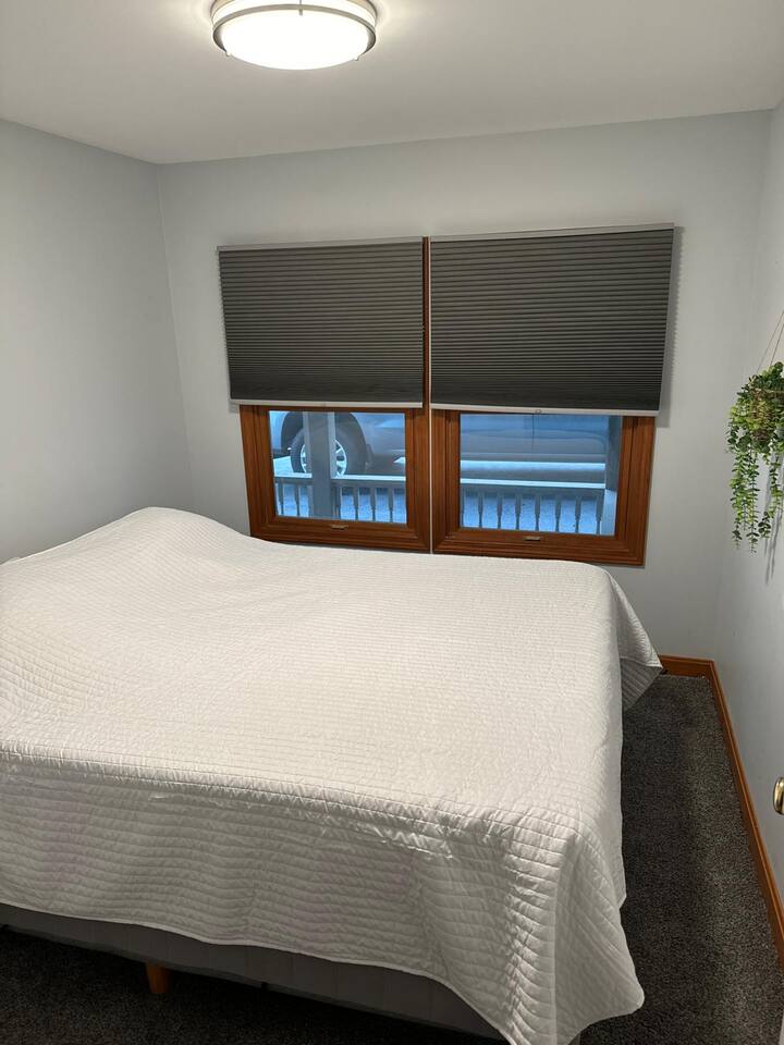 ec1b65d8-874d-408d-843e-d656e4f15a7e