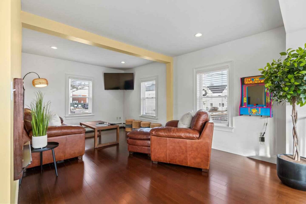 f775e3e5-20ab-43ed-b1f5-a593fbe728ba